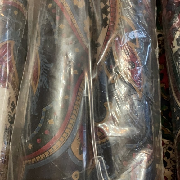 JCPenney Valances & matching Wallpaper Border - Picture 4 of 6